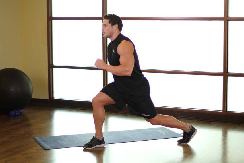 Bulgarian Split Squat exercise demonstration — targets the quads
