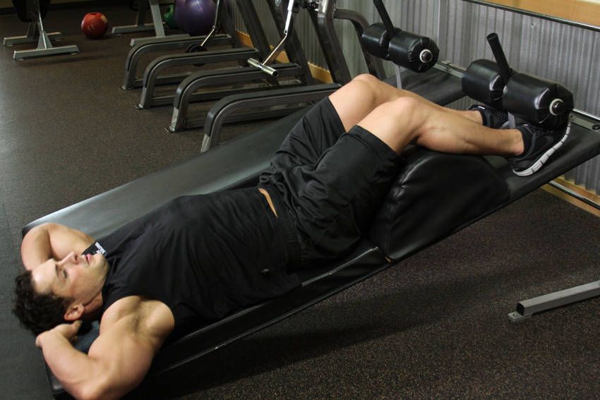 Decline Crunch exercise demonstration — targets the abs