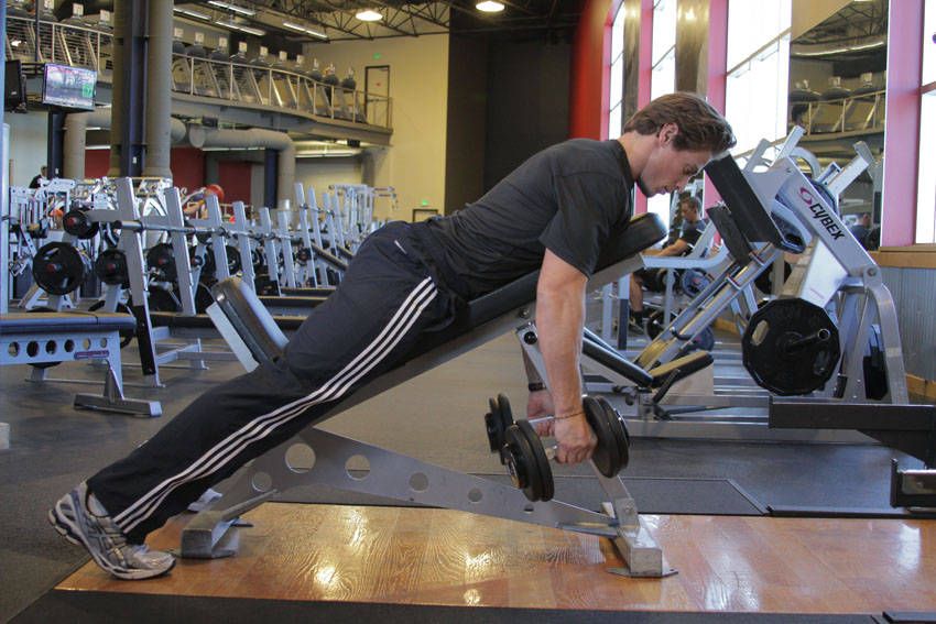 Dumbbell Row exercise demonstration, targeting the back
