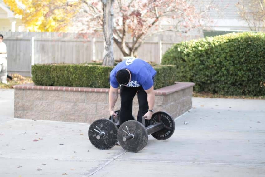 Farmer's Carry exercise demonstration — targets the forearms
