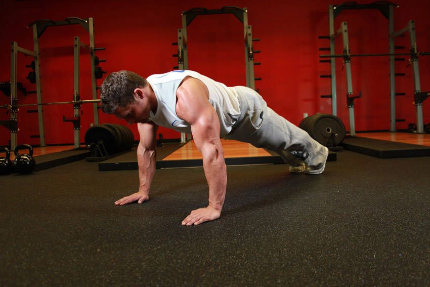 Push-Up exercise demonstration — targets the chest