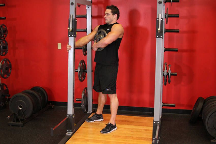 Sissy Squat exercise demonstration, targeting the quads